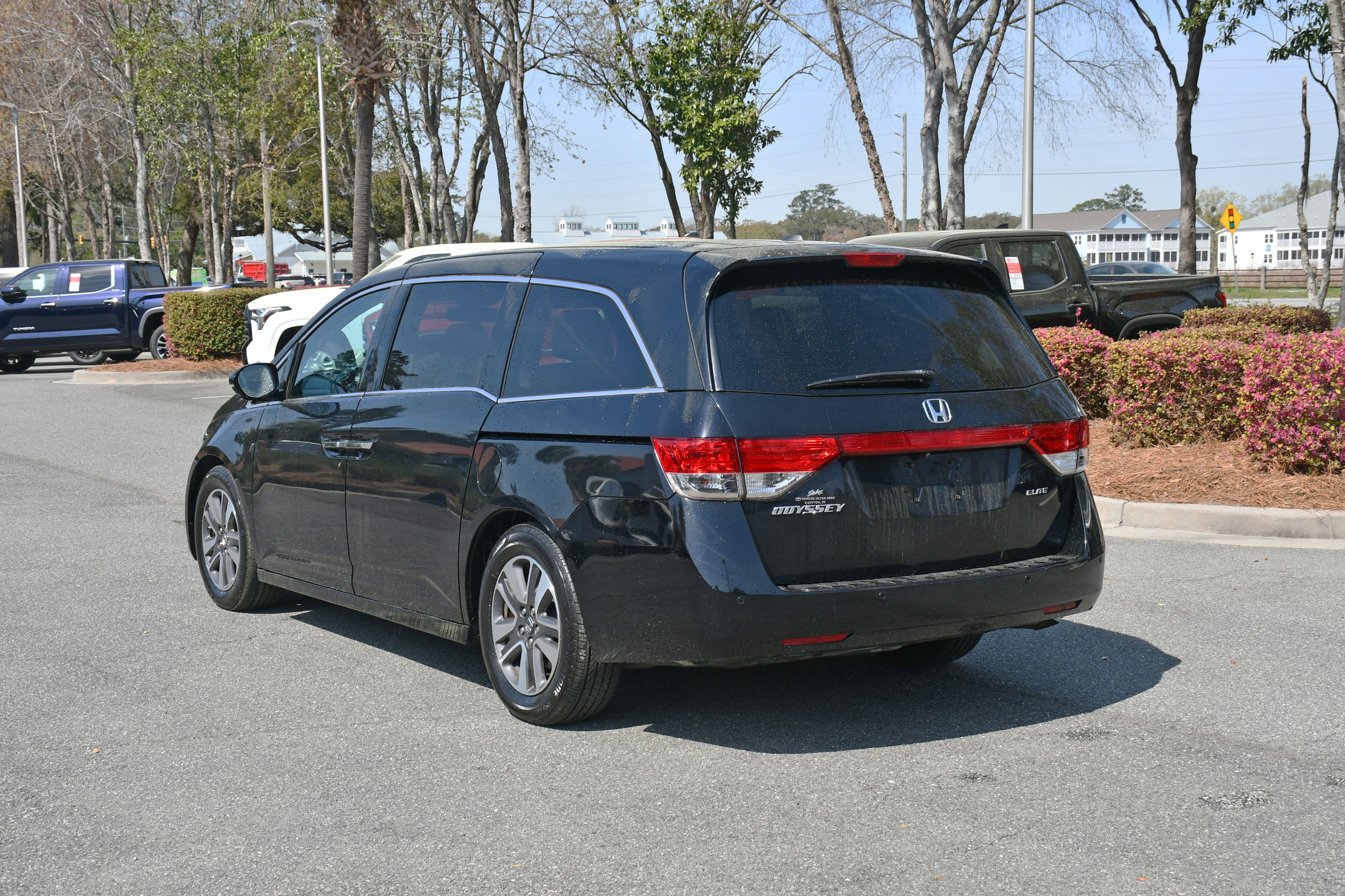 Used 2016 Honda Odyssey Touring Elite image 3