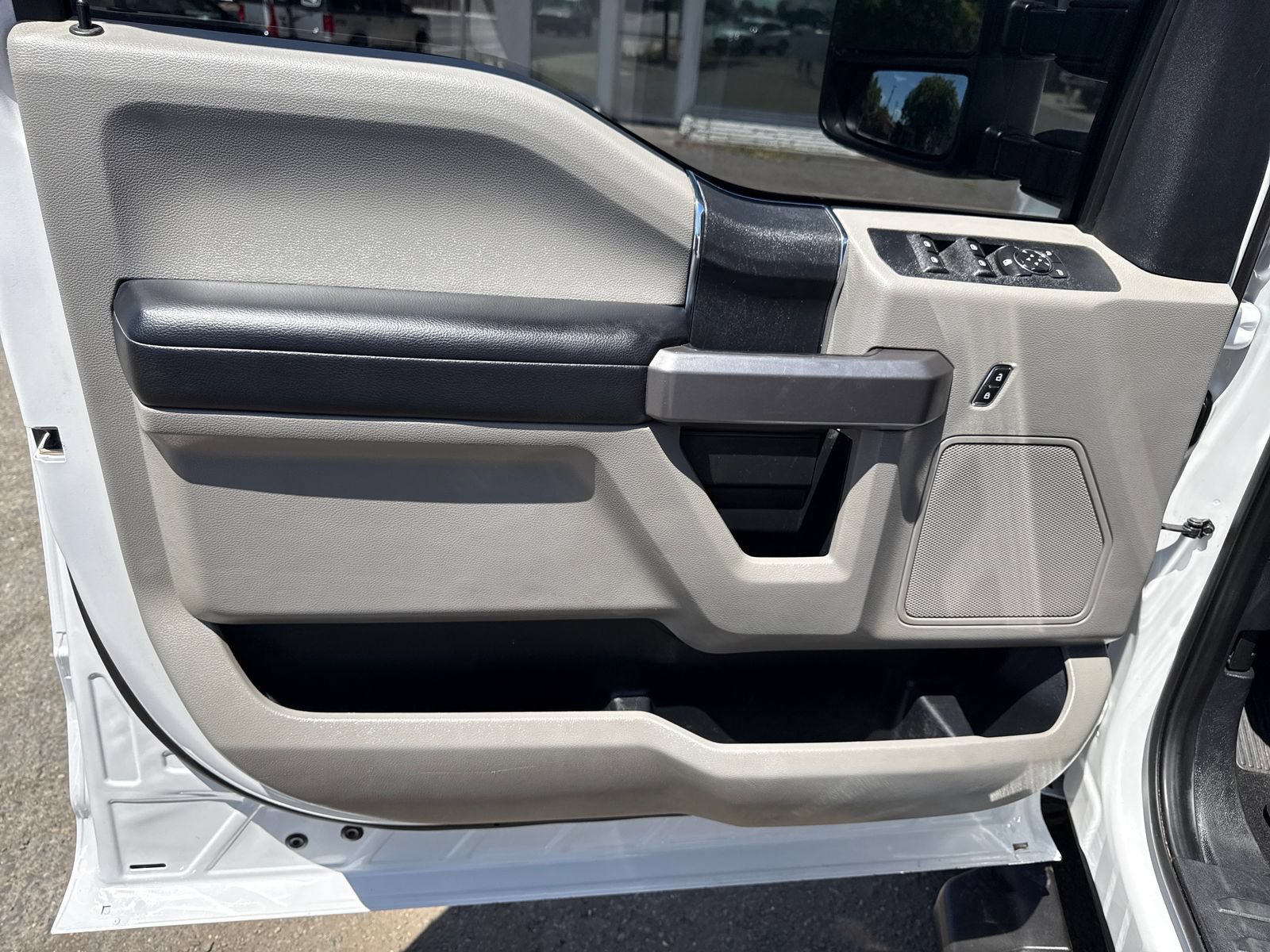 Used 2019 Ford F250 XLT w/ Snow Plow Prep Package AWD/4WD image 10