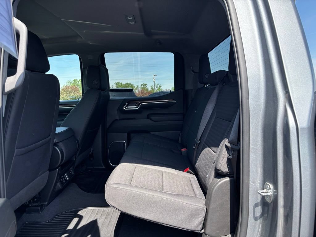 Used 2024 Chevrolet Silverado 1500 LT AWD/4WD image 17