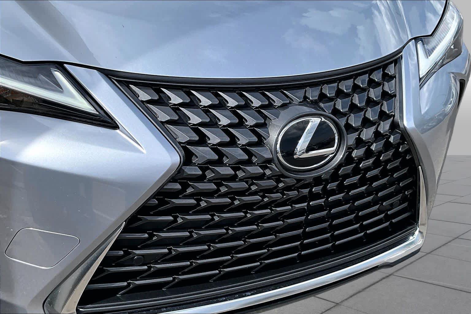 Used 2025 Lexus UX 300h AWD w/ Cold Area Package image 26