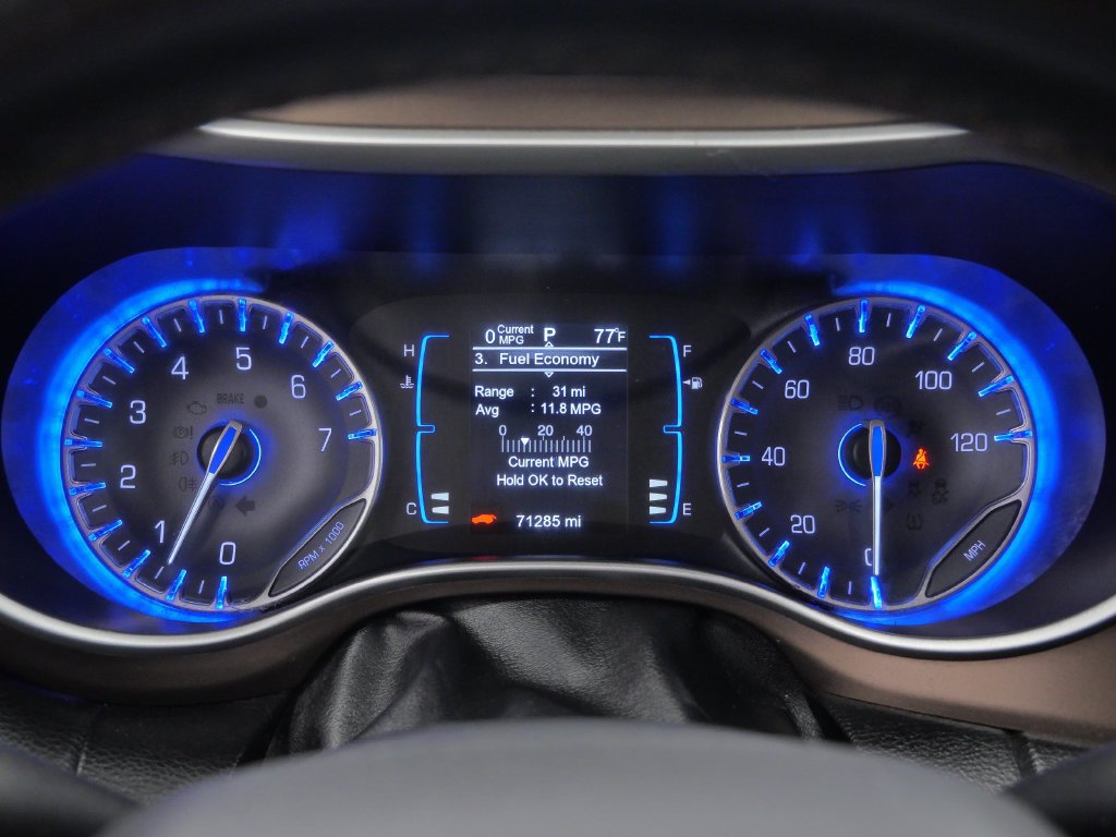 Certified 2017 Chrysler Pacifica Touring-L FWD image 24