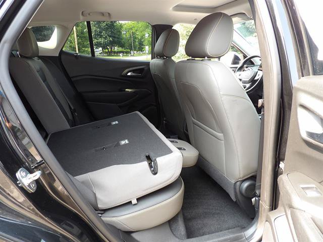 Used 2024 Chevrolet Trax ACTIV w/ Sunroof Package FWD image 37