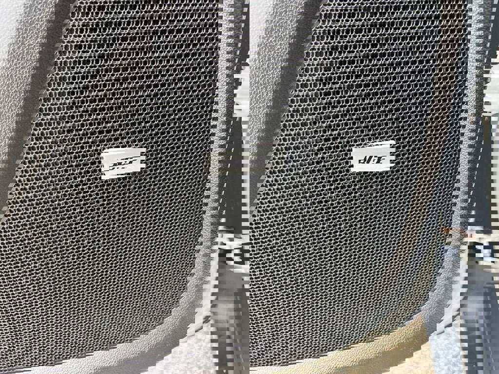 Used 2023 Chevrolet Traverse RS image 25