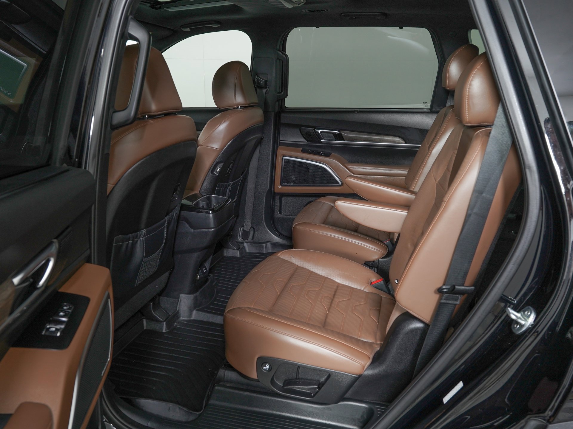 Used 2022 Kia Telluride SX w/ SX Prestige Package image 15