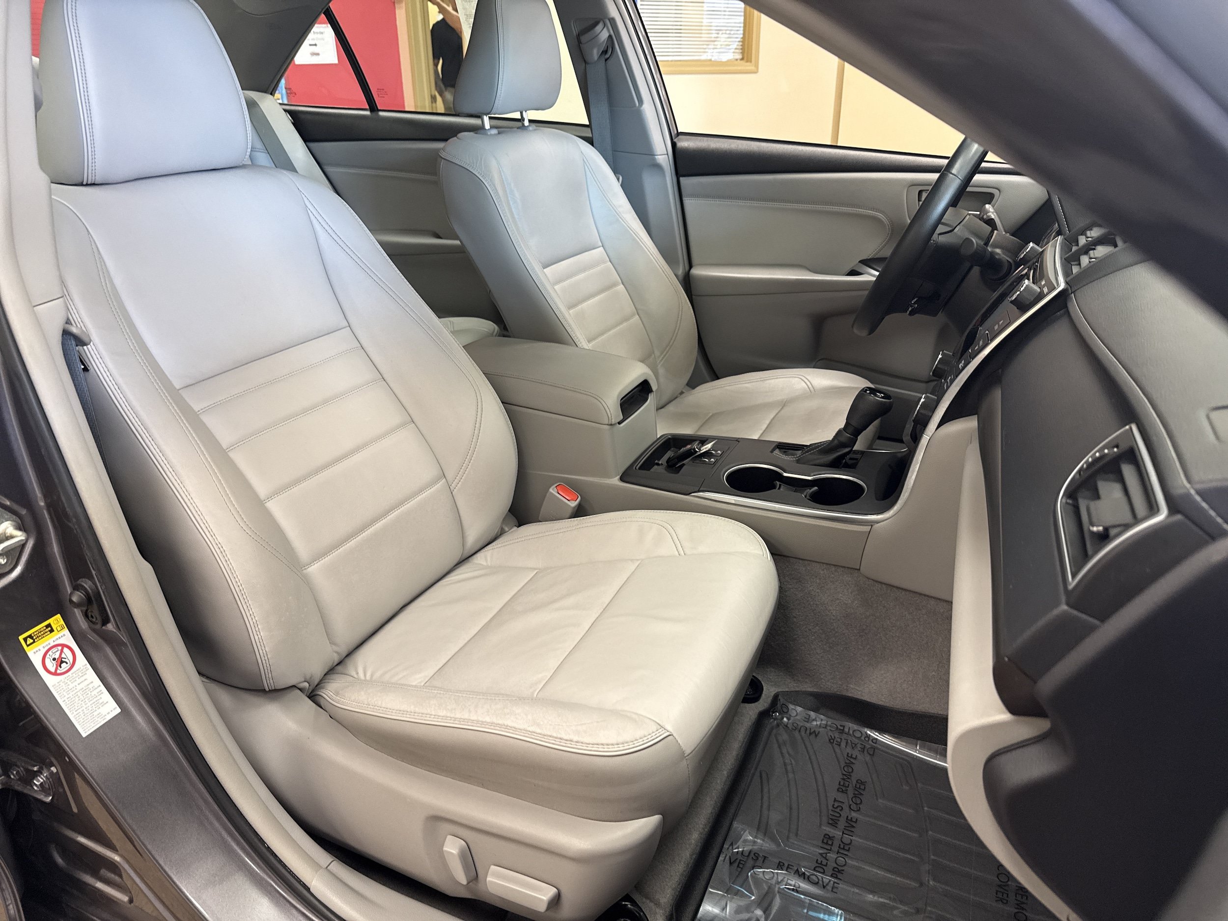 Used 2015 Toyota Camry XLE FWD image 34