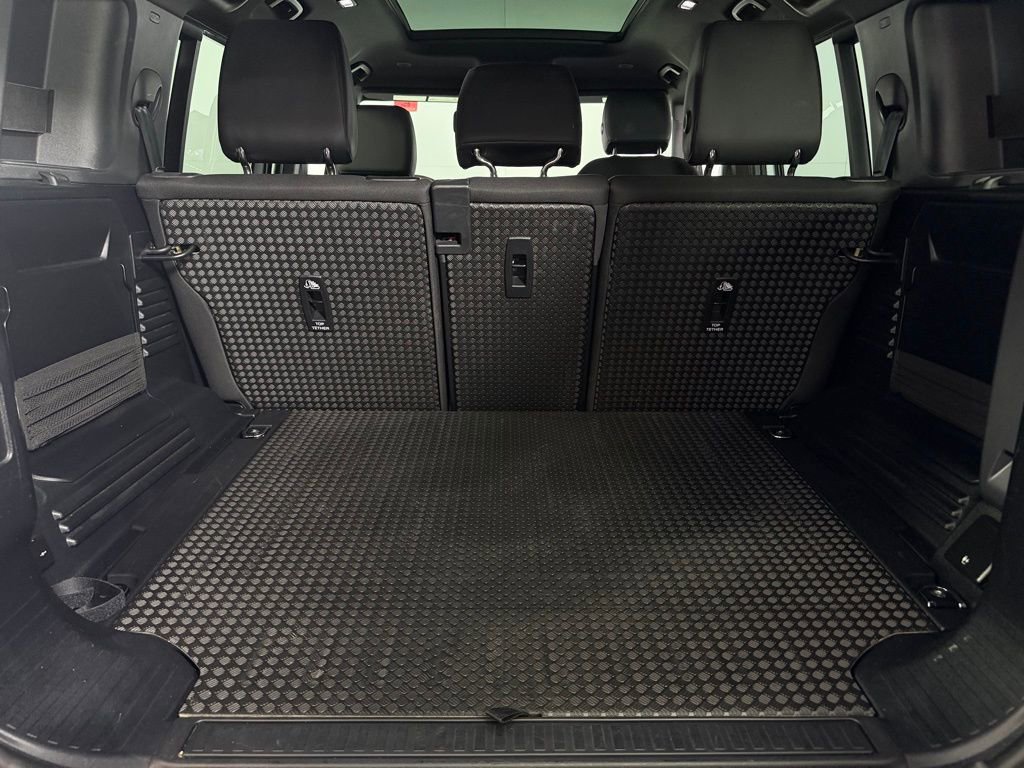 Used 2025 Land Rover Defender 110 S image 28