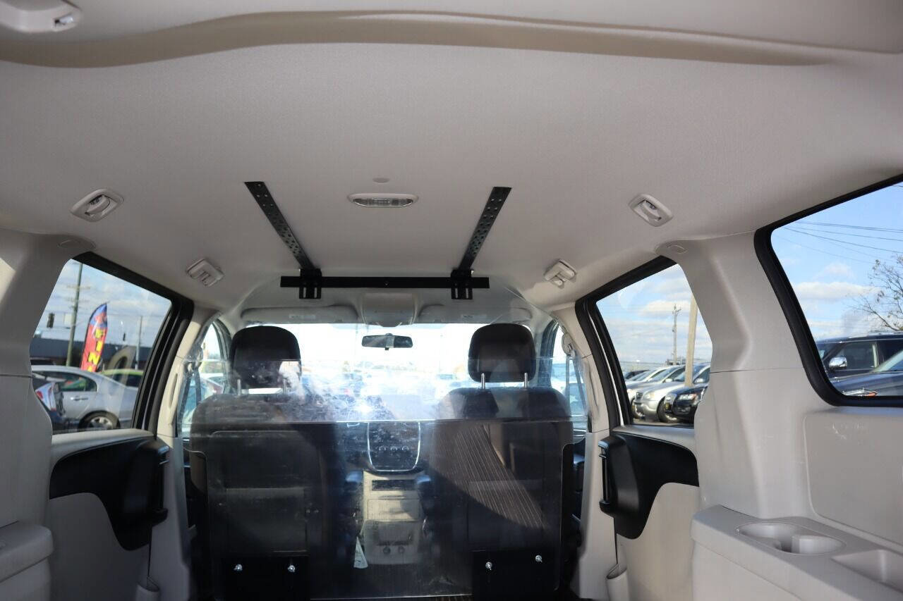 Used 2013 RAM C/V Tradesman image 21