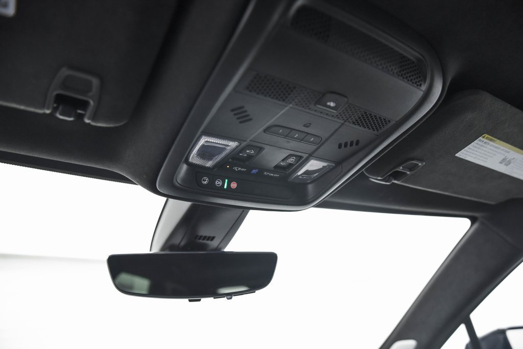 Certified 2023 Cadillac XT5 Sportv w/ Platinum Package image 18