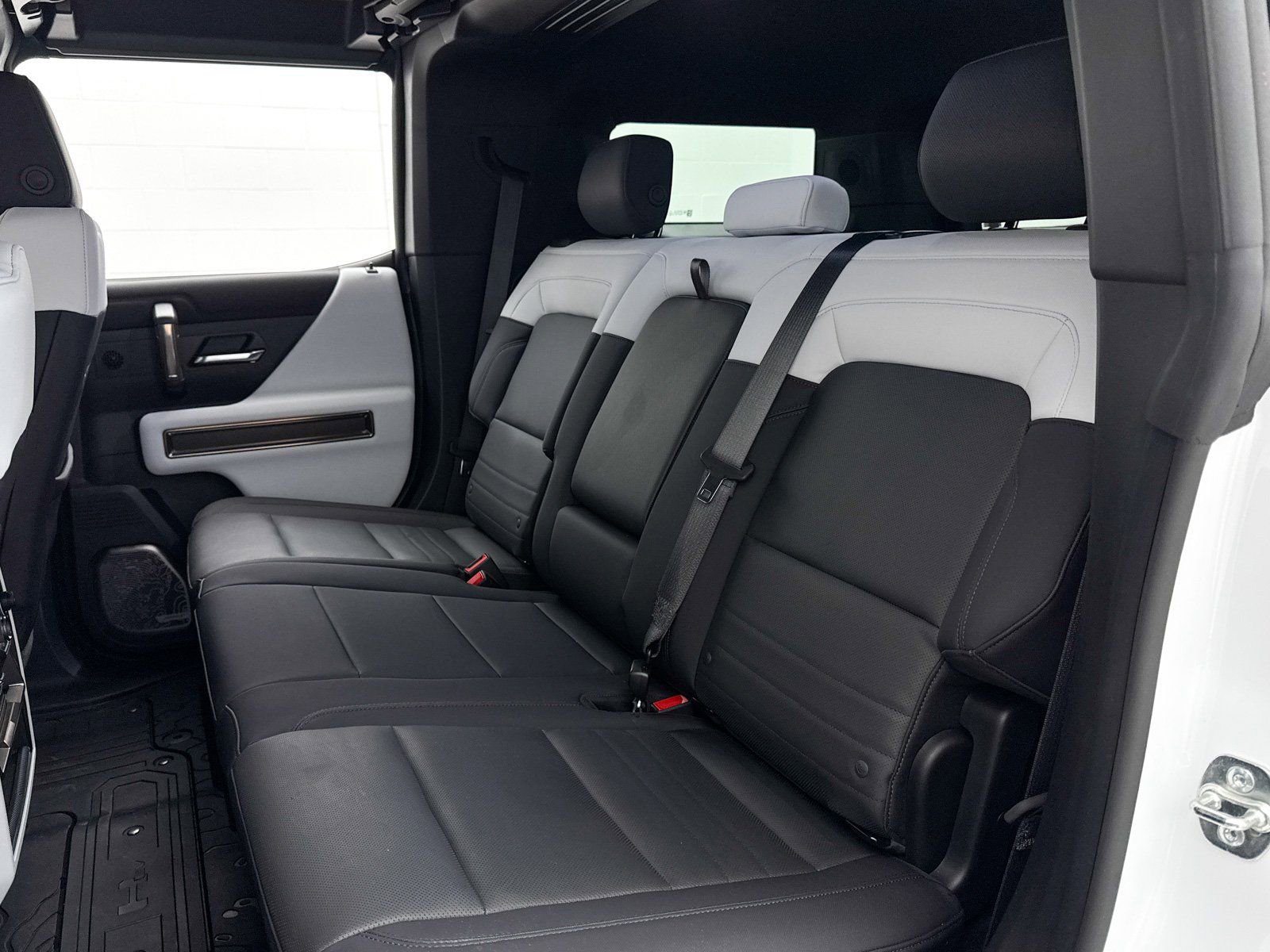 Used 2025 GMC Hummer EV 2X image 56