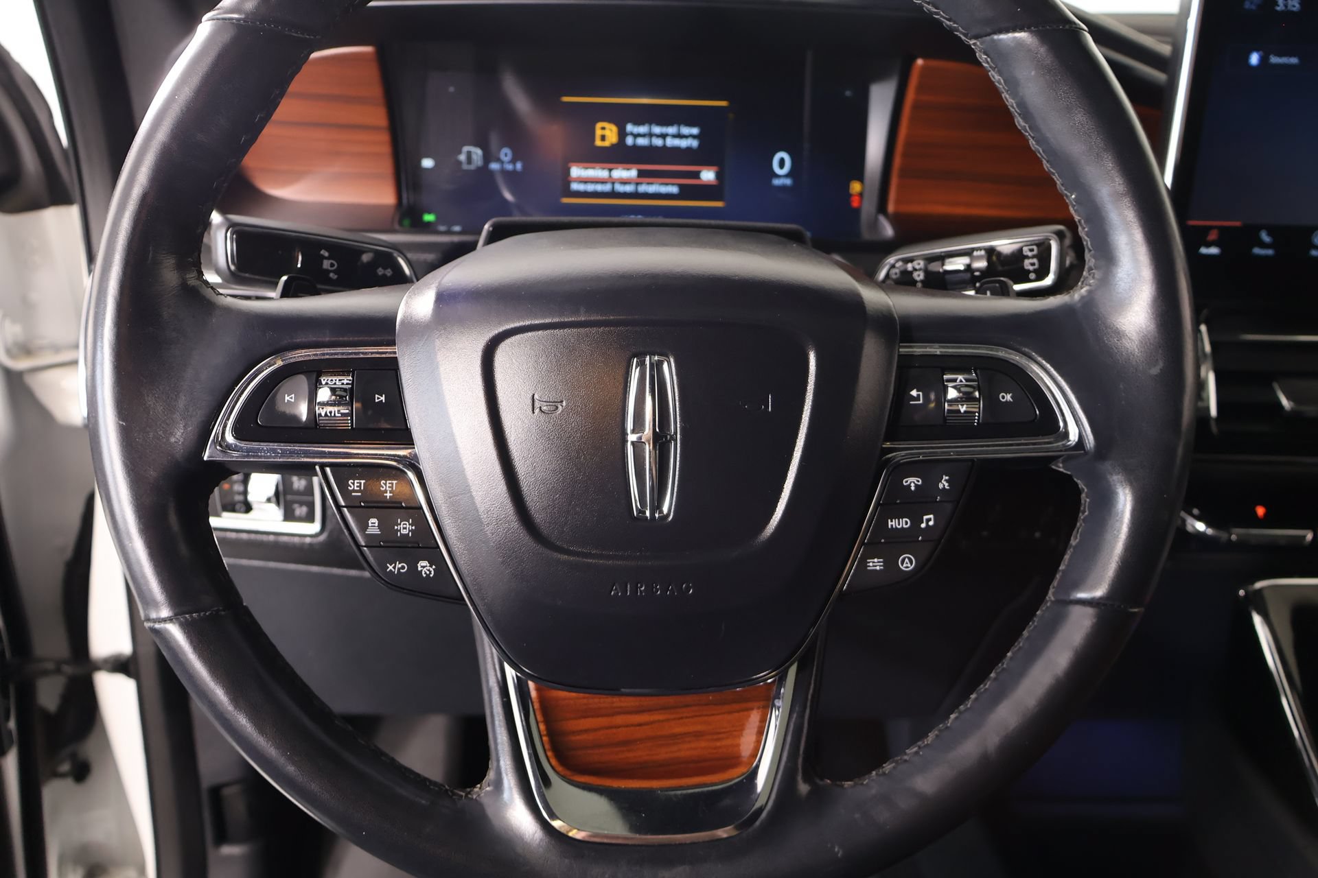 Used 2022 Lincoln Navigator Reserve AWD/4WD image 3