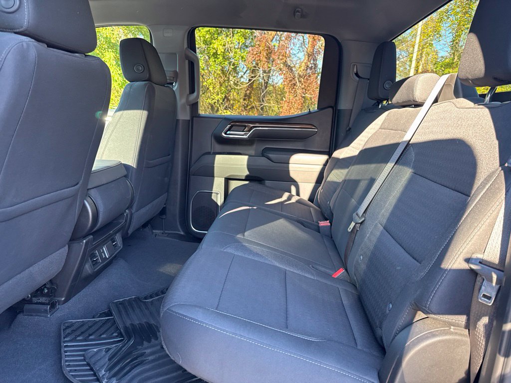 Used 2024 Chevrolet Silverado 1500 LT AWD/4WD image 12