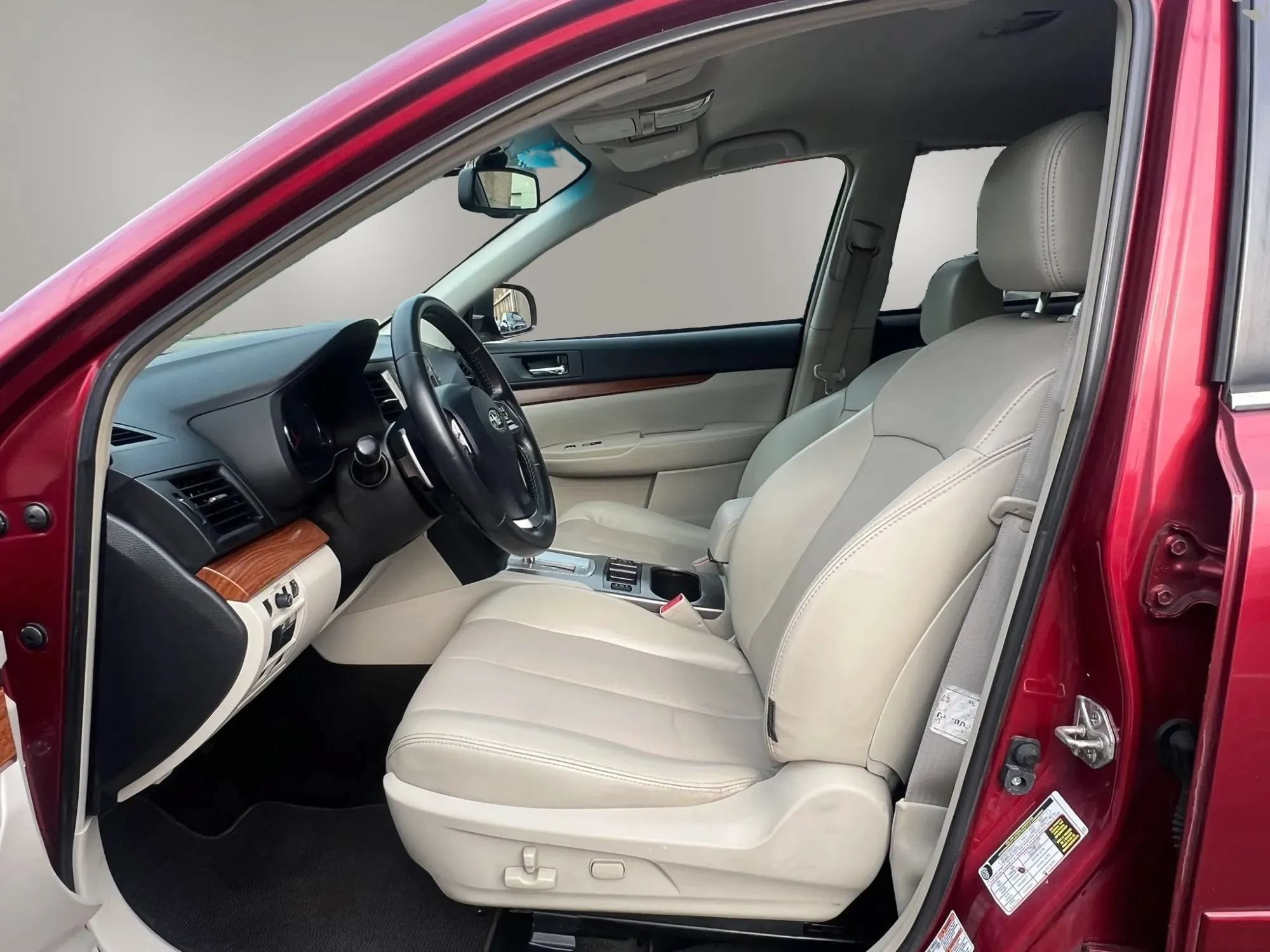 Used 2014 Subaru Outback 2.5i Limited AWD/4WD image 25