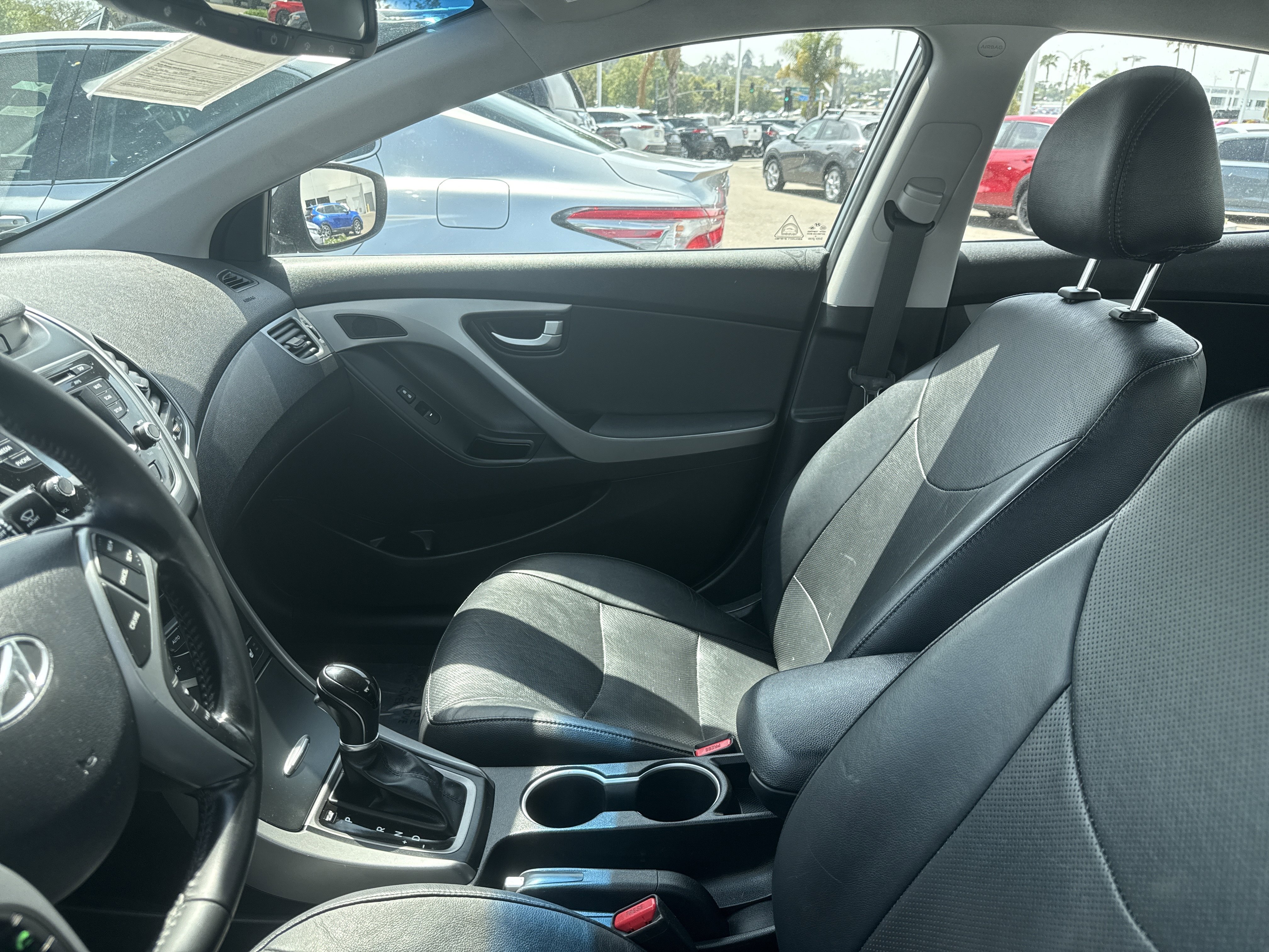 Used 2016 Hyundai Elantra Limited image 12