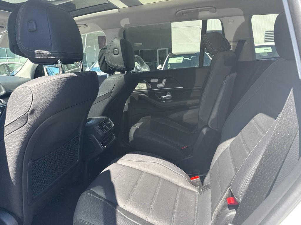 Used 2025 Mercedes-Benz GLS 450 4MATIC image 8