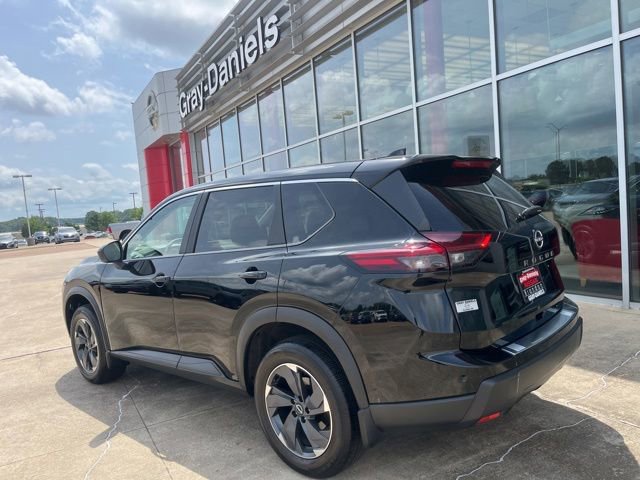 Certified 2025 Nissan Rogue SV FWD image 2
