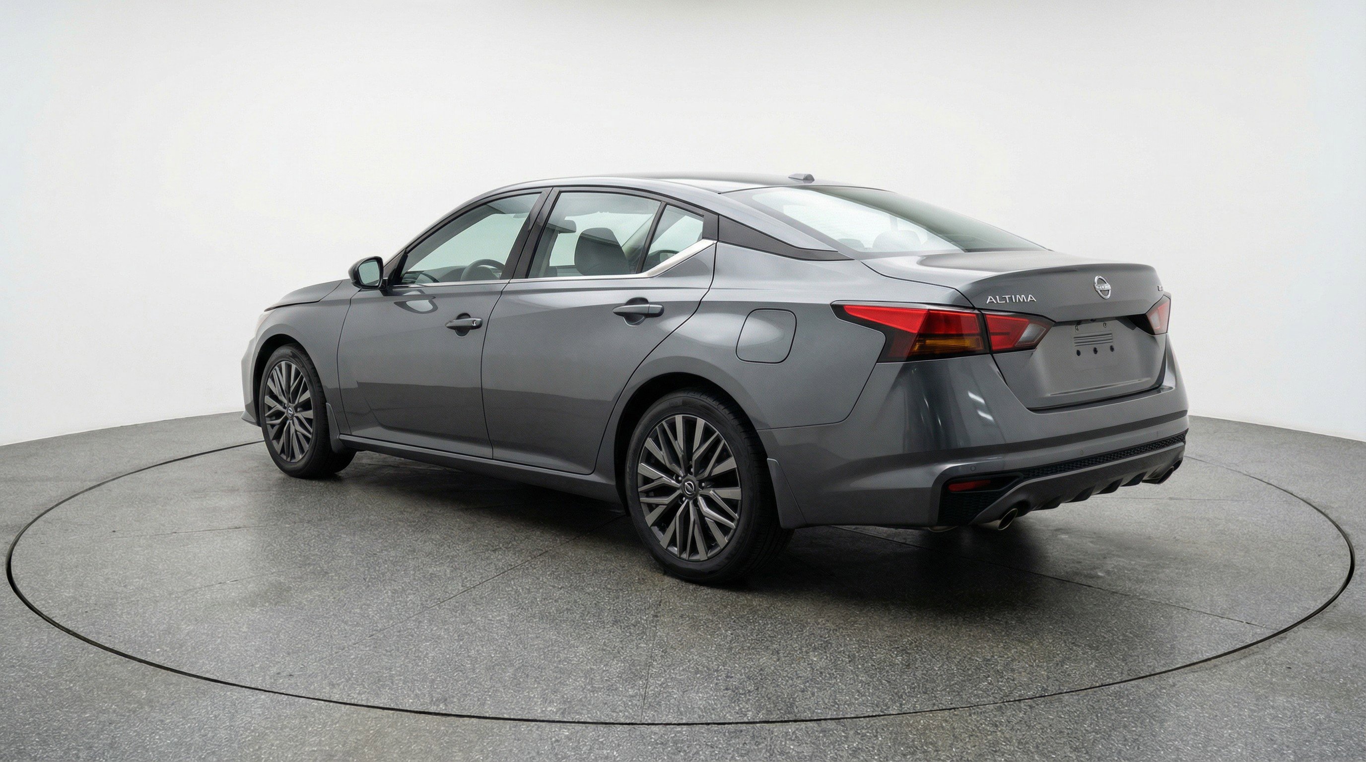 Used 2025 Nissan Altima 2.5 SV image 6