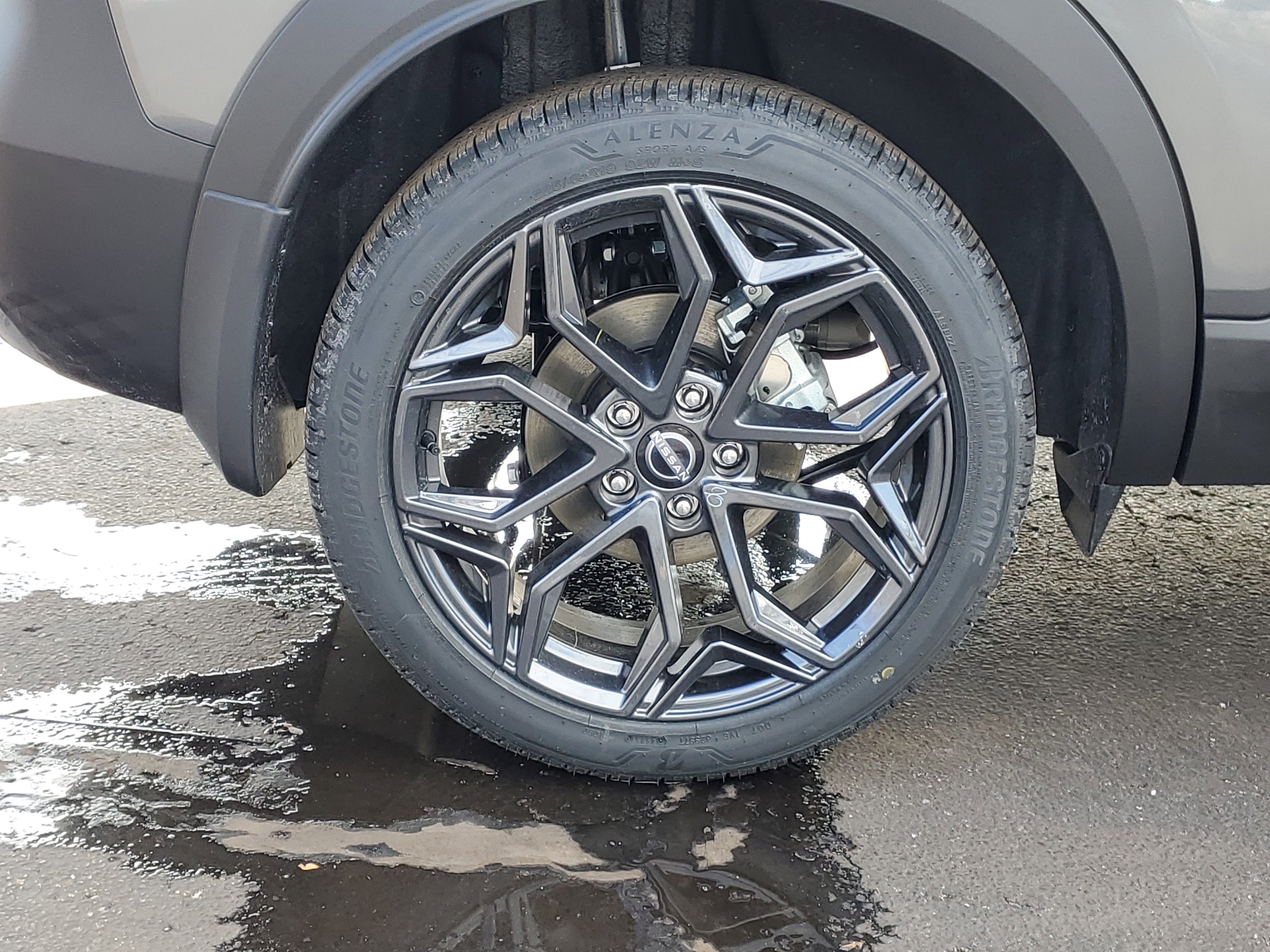 New 2026 Nissan Kicks SR w/ Cold Weather Package image 30