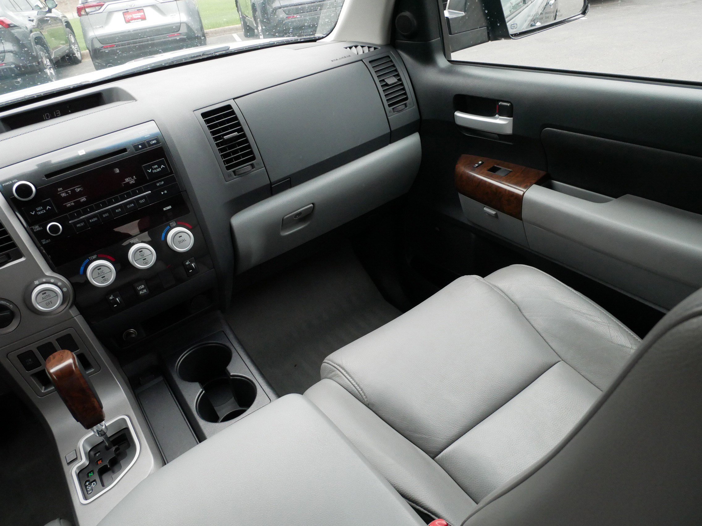 Used 2010 Toyota Tundra Limited AWD/4WD image 11