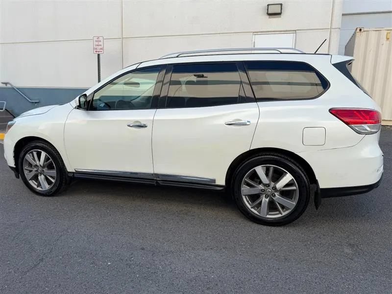 Used 2015 Nissan Pathfinder Platinum AWD/4WD image 8