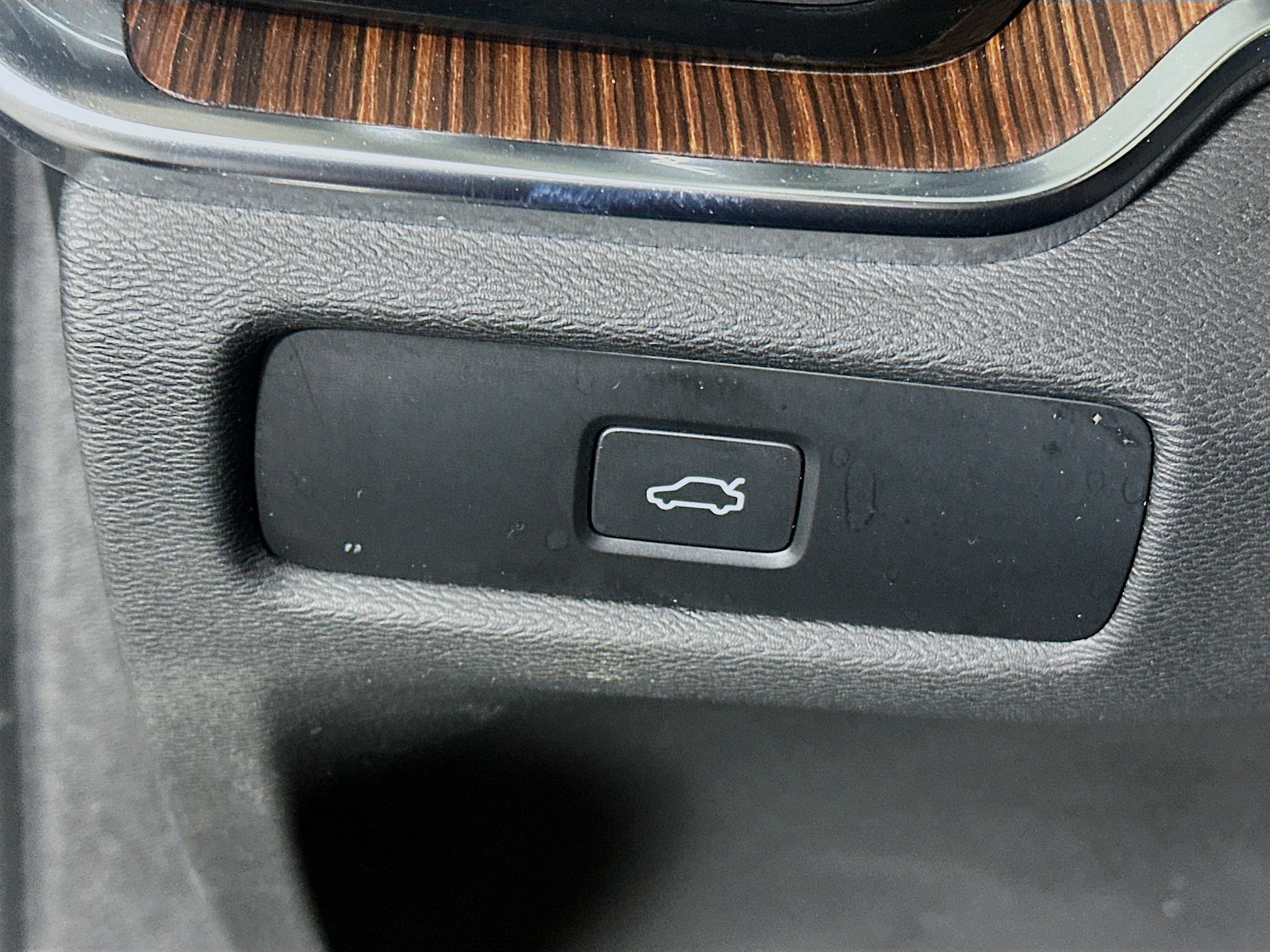 Used 2024 Volvo S60 B5 Plus image 17