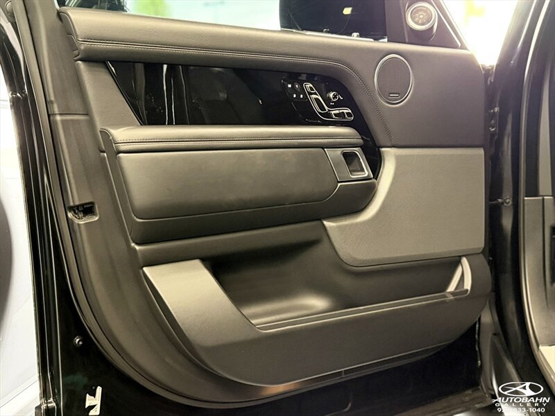 Used 2020 Land Rover Range Rover Long Wheelbase HSE AWD/4WD image 32