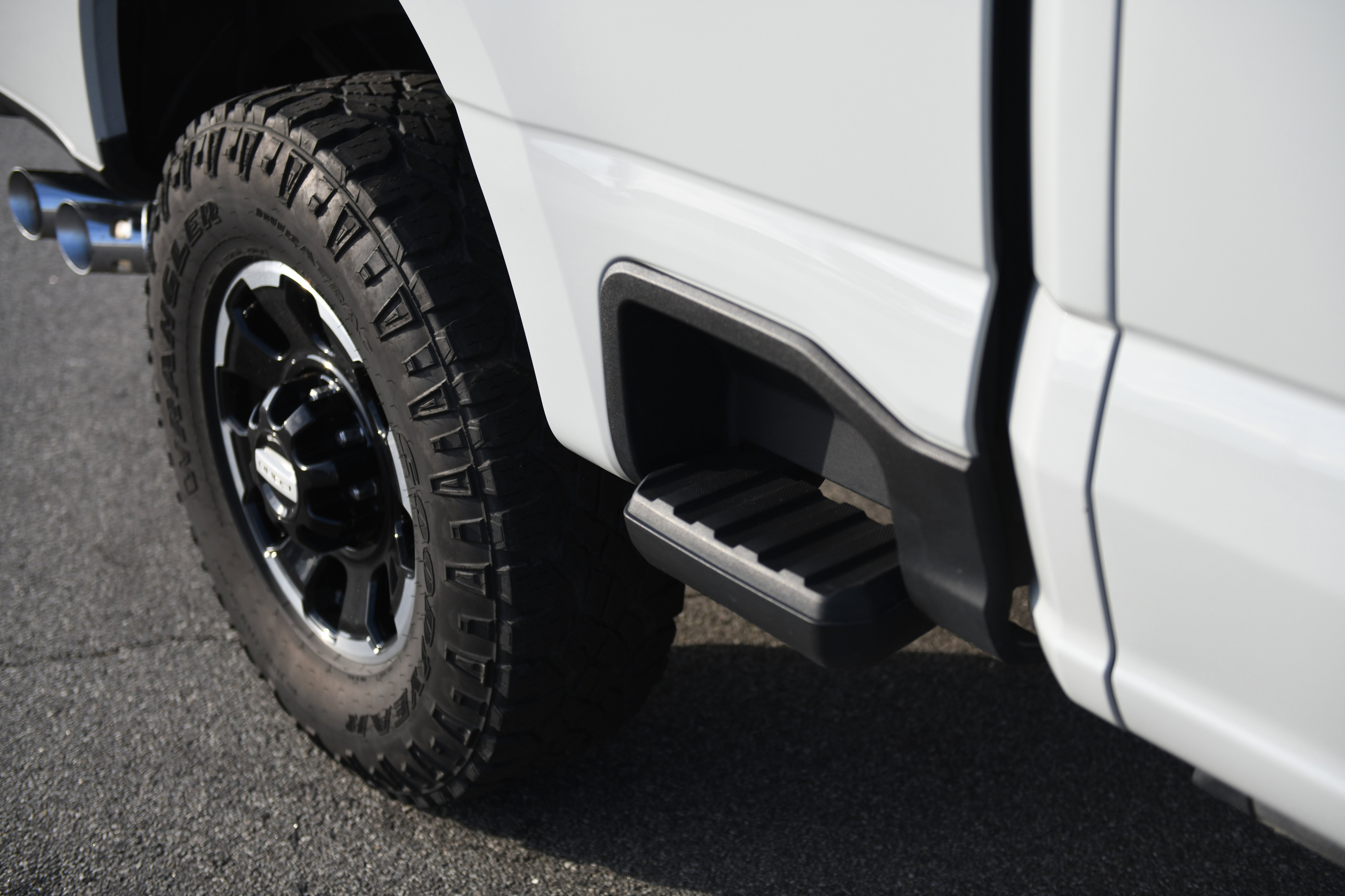 Used 2025 Ford F250 Platinum w/ Tremor Off-Road Package image 10