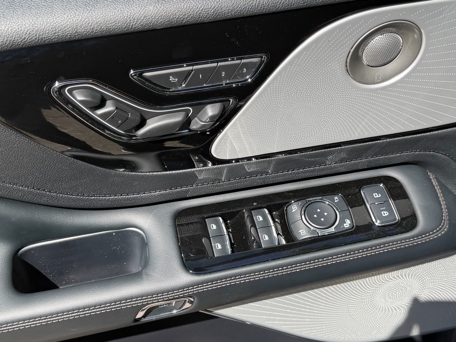 New 2026 Lincoln Aviator Reserve AWD/4WD image 26