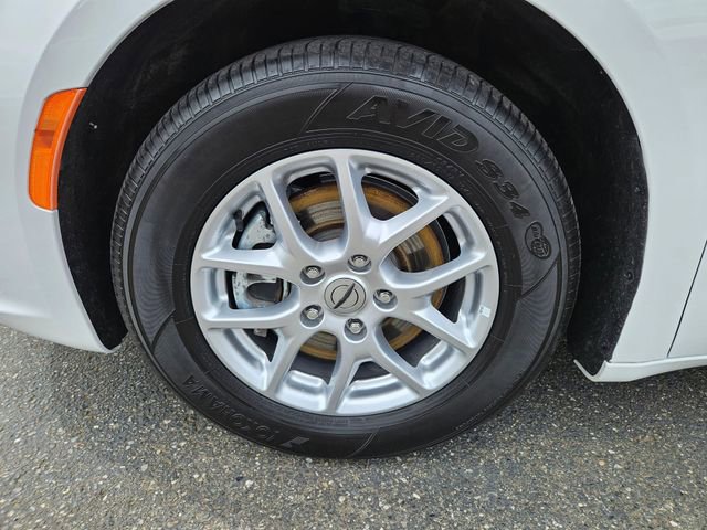 Used 2023 Chrysler Pacifica Touring-L FWD image 10