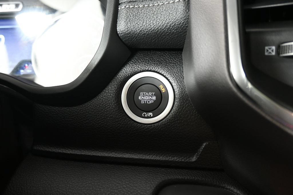 Used 2026 RAM 1500 Laramie AWD/4WD image 33