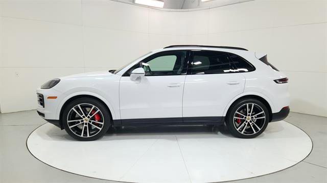 Used 2024 Porsche Cayenne S image 5