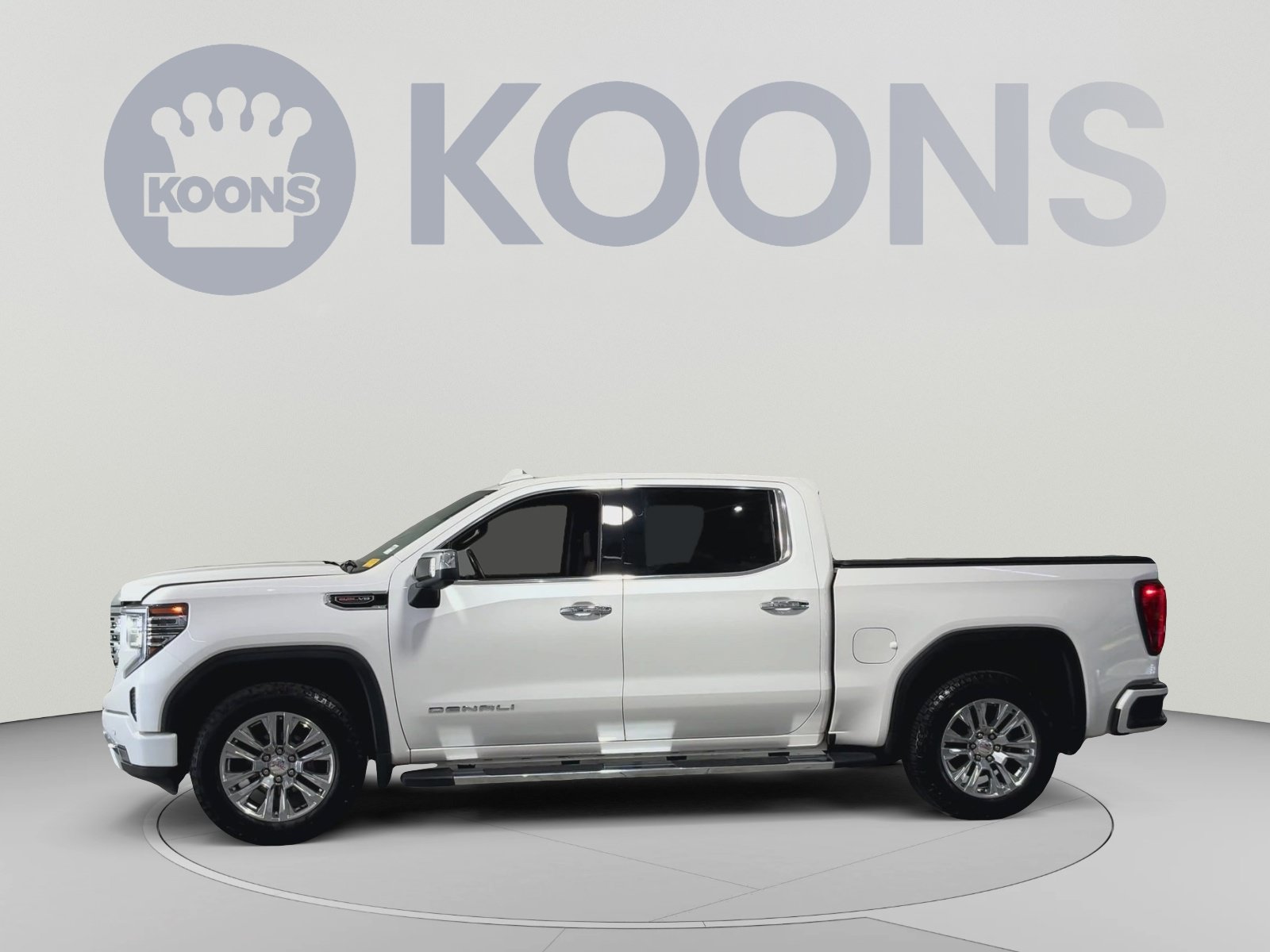 Used 2023 GMC Sierra 1500 Denali w/ Technology Package AWD/4WD image 7