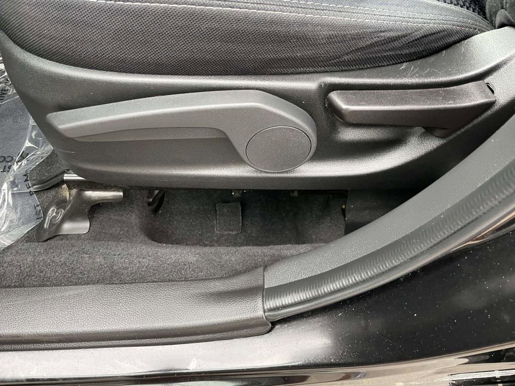 Used 2015 Subaru Forester 2.5i w/ Alloy Wheel Package image 29