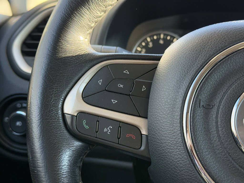 Used 2017 Jeep Renegade Latitude image 17