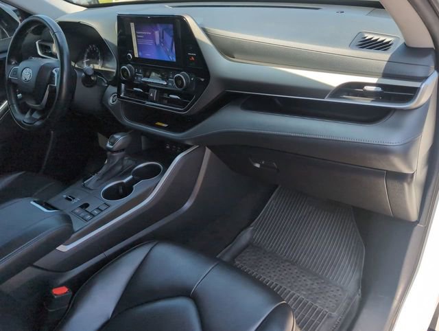 Used 2023 Toyota Highlander XLE image 28