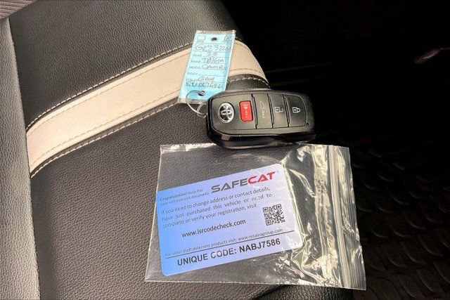 Used 2025 Toyota Camry SE w/ Convenience Package image 11