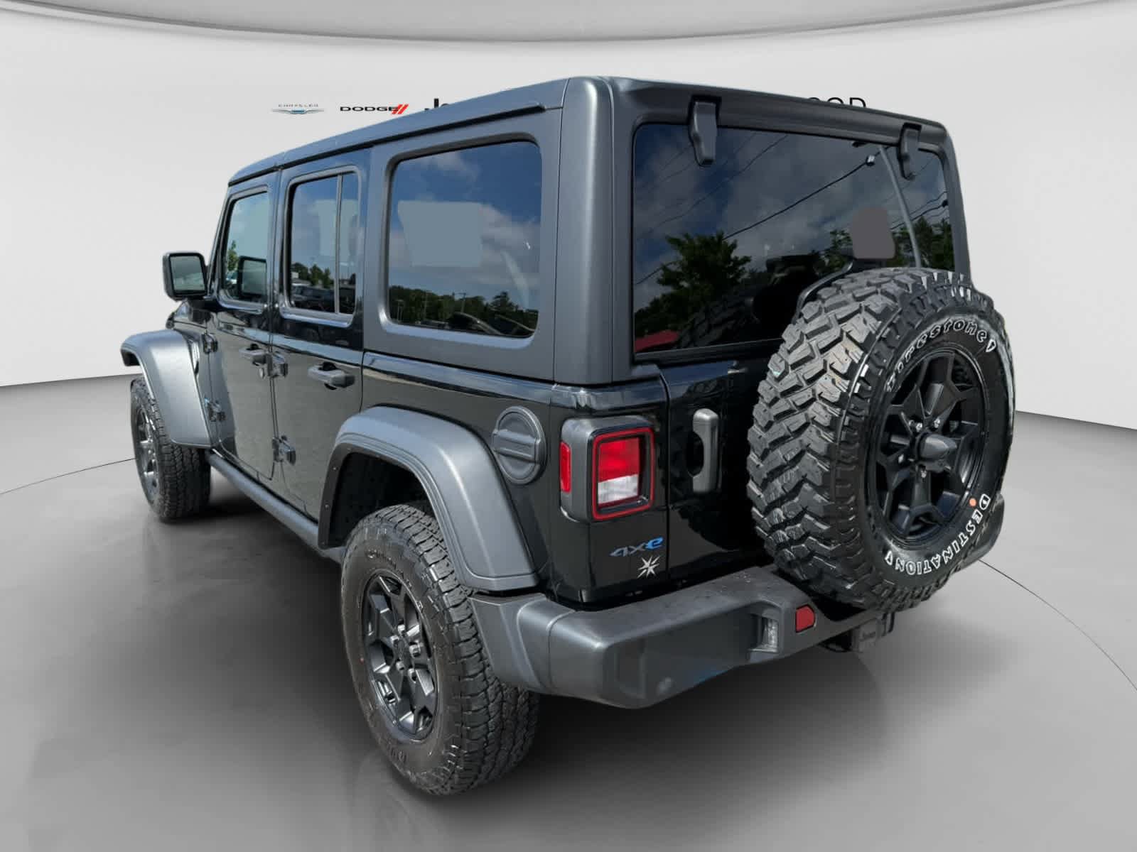 Used 2023 Jeep Wrangler Unlimited w/ Cold Weather Group AWD/4WD image 6