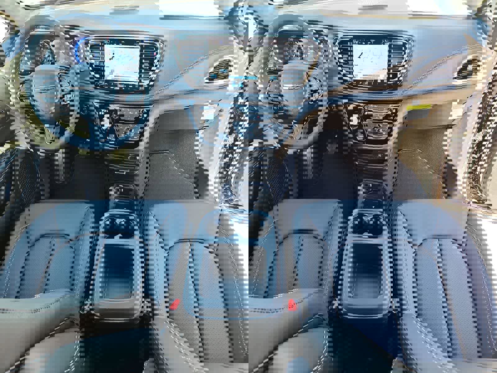 New 2026 Chrysler Pacifica Select image 15