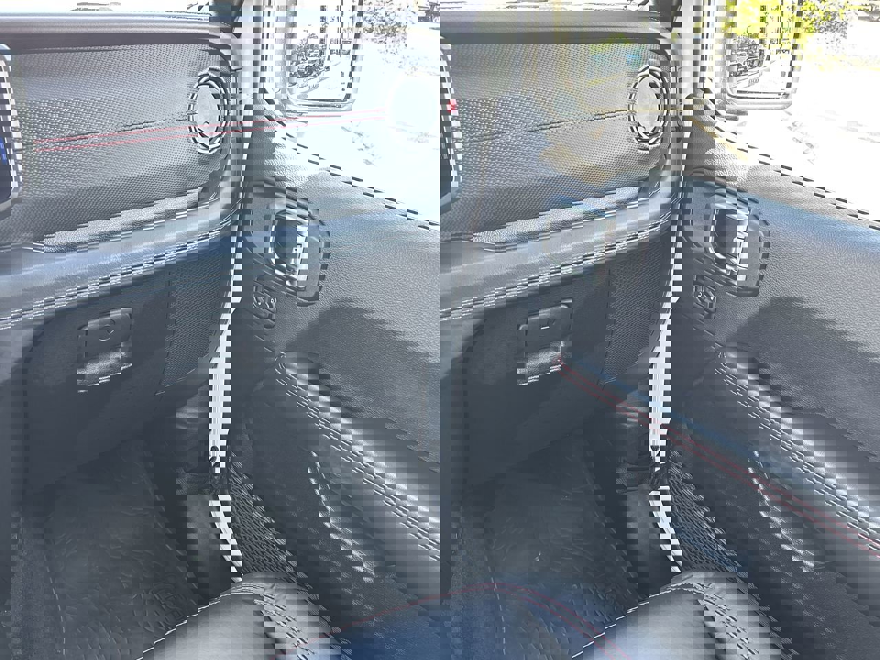 Used 2025 Jeep Wrangler Unlimited Rubicon image 14