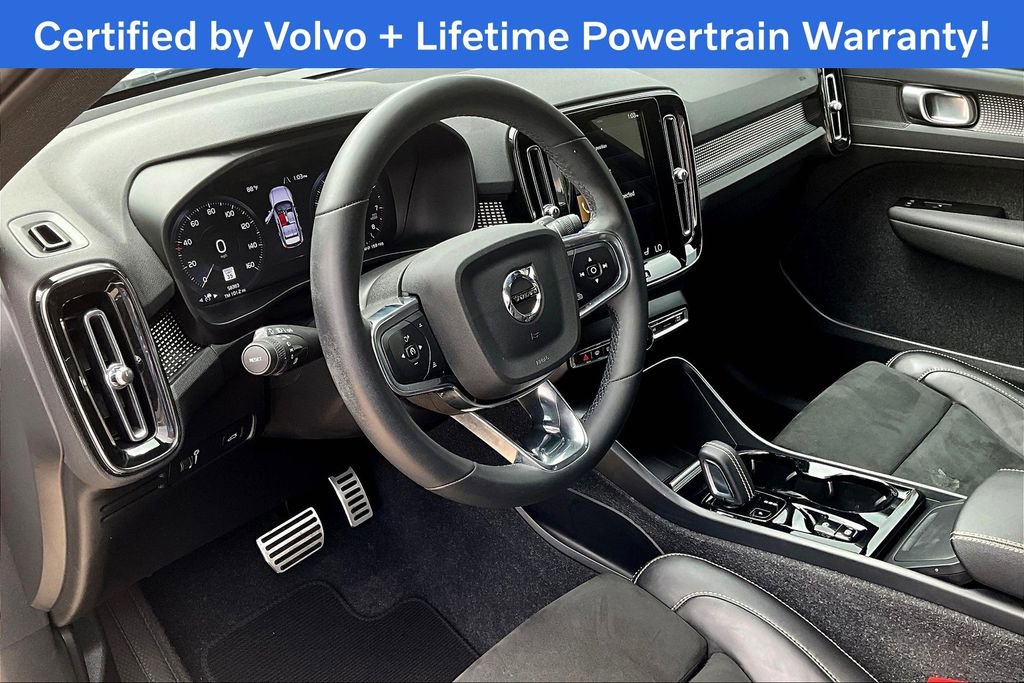 Used 2022 Volvo XC40 T5 R-Design image 17