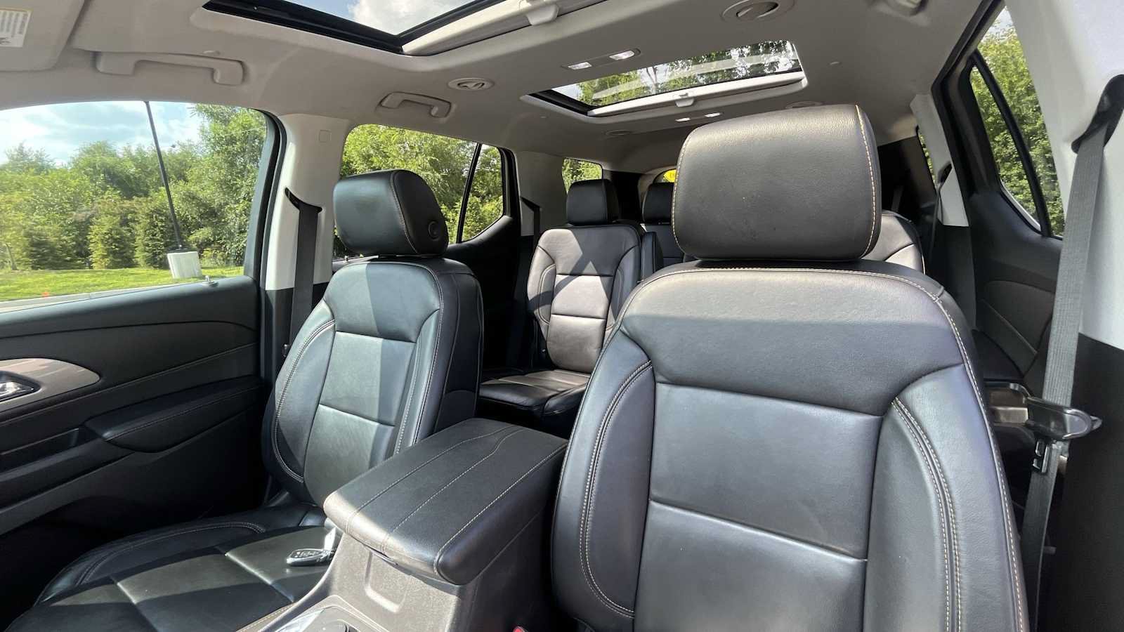 Used 2019 Chevrolet Traverse LT w/ LT Premium Package AWD/4WD image 10