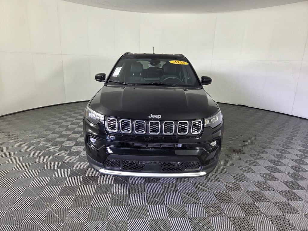 Certified 2025 Jeep Compass Limited image 3