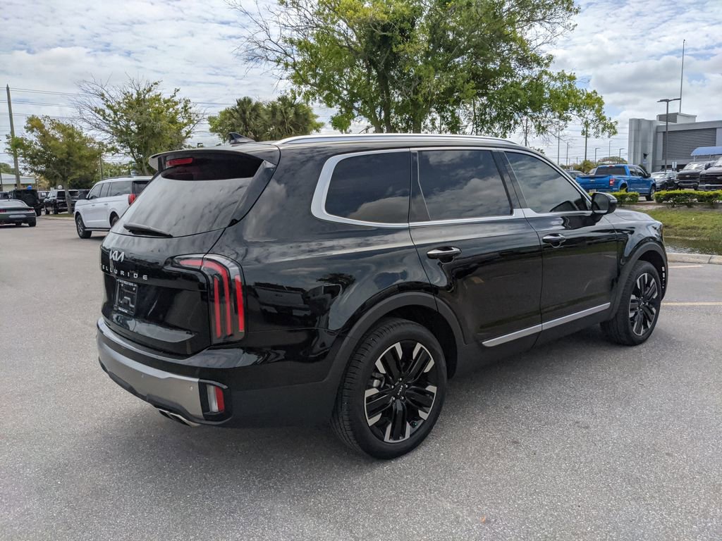 Used 2025 Kia Telluride SX w/ SX Captain's Chair Package image 8
