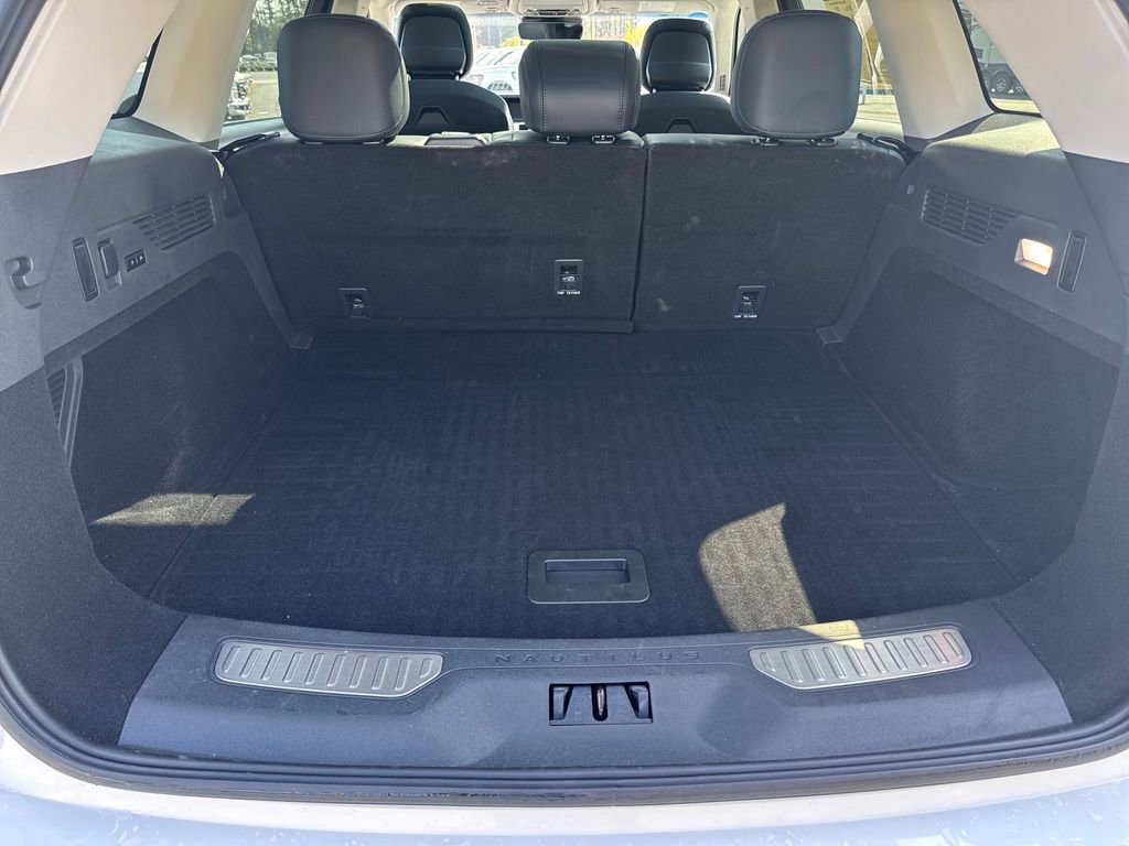 Used 2024 Lincoln Nautilus Reserve w/ Equipment Group 202A image 29