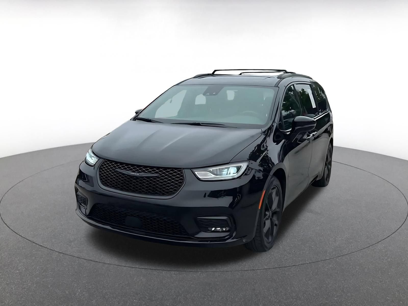 Used 2025 Chrysler Pacifica Limited FWD image 6