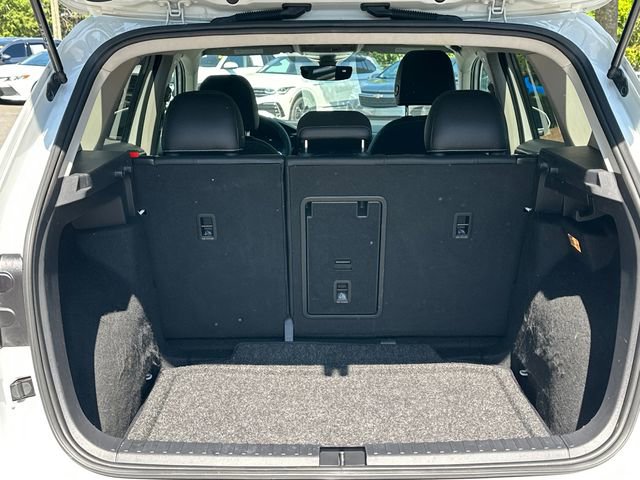 Used 2023 Volkswagen Taos SE w/ Panoramic Sunroof Package FWD image 17