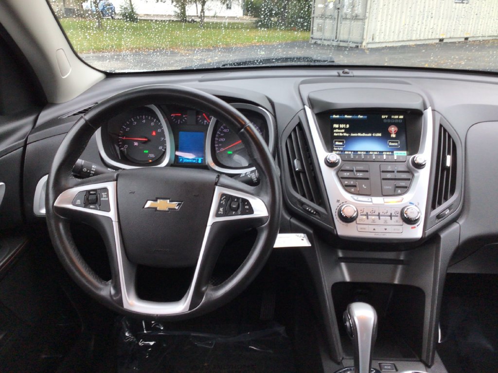 Used 2015 Chevrolet Equinox LT w/ Driver Convenience Package FWD image 3