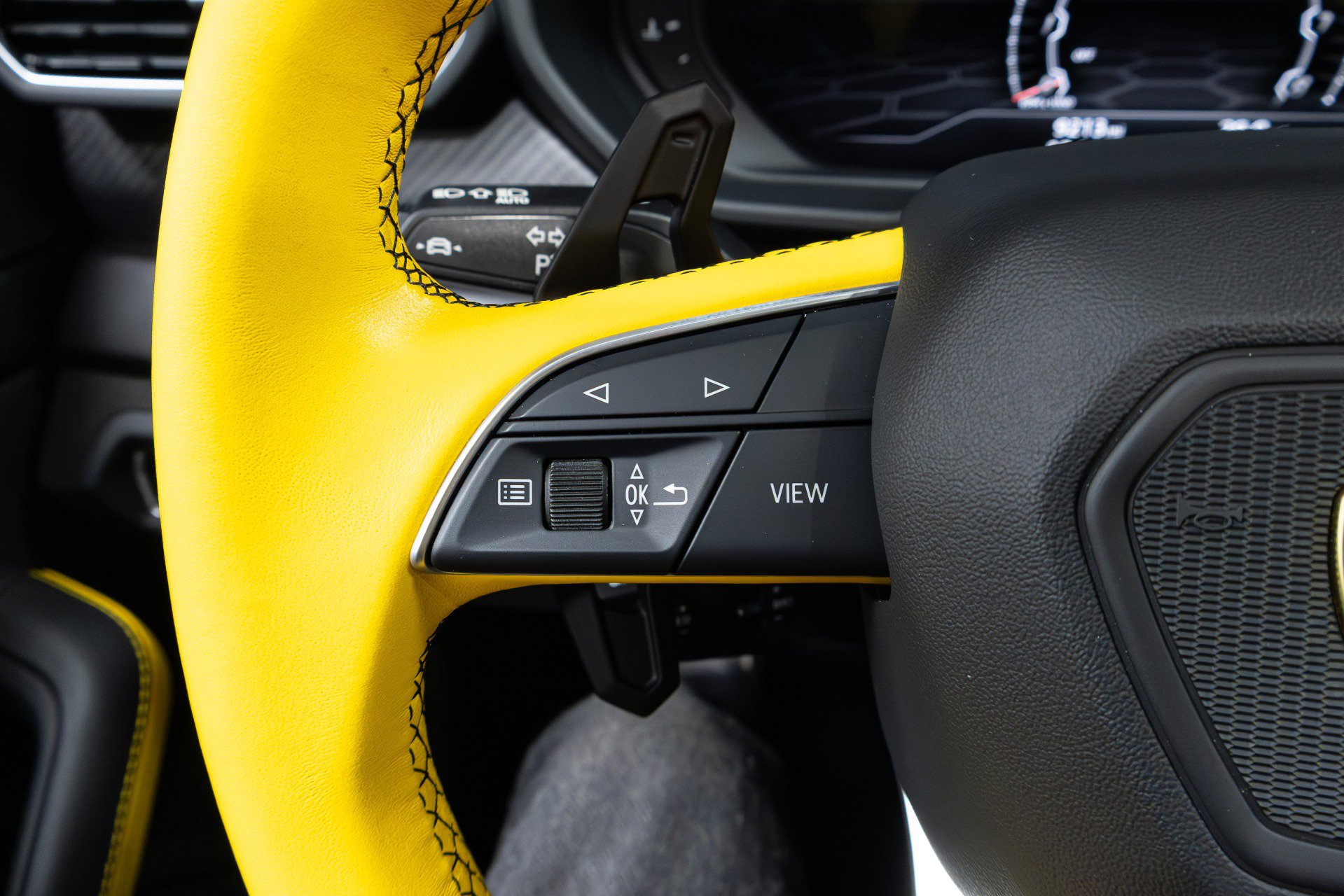 Used 2022 Lamborghini Urus image 67