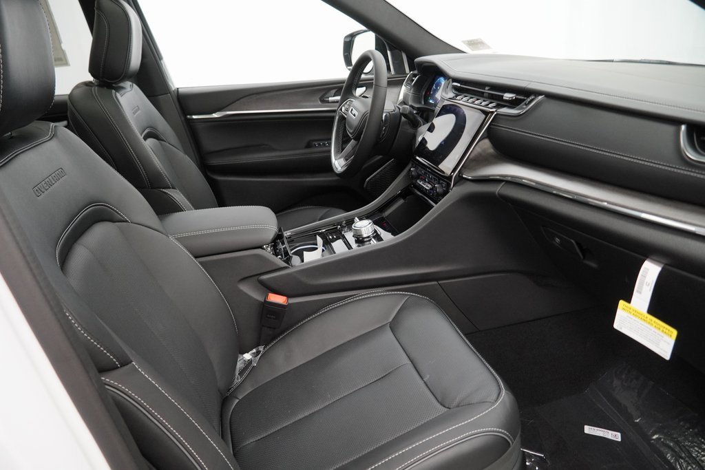 New 2025 Jeep Grand Cherokee Overland image 36