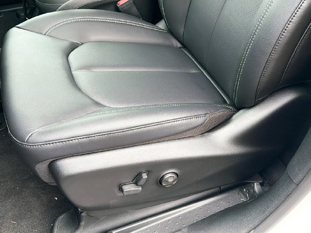 New 2027 Chrysler Pacifica Select FWD image 22