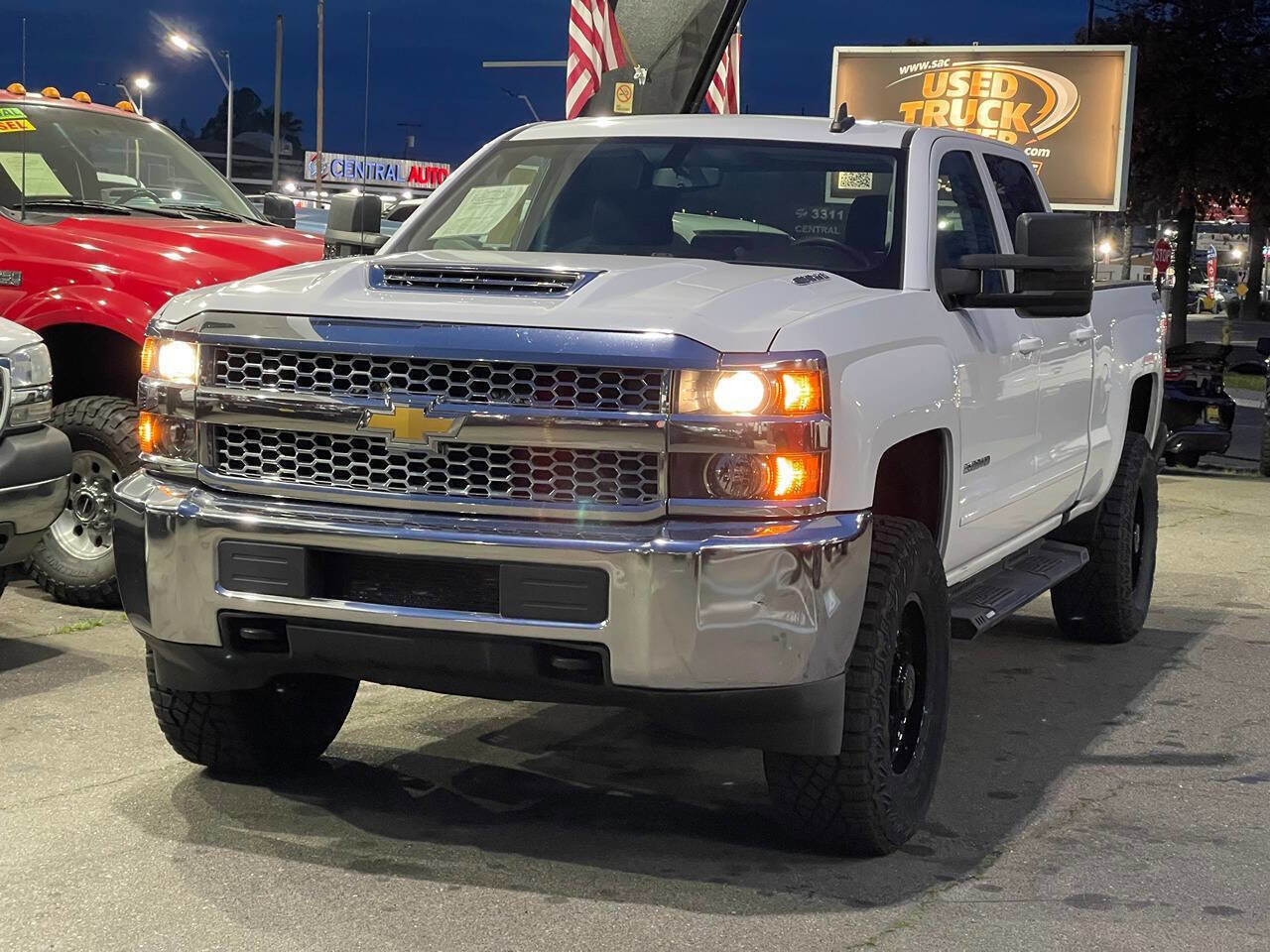 Used 2019 Chevrolet Silverado 2500 LT AWD/4WD image 4